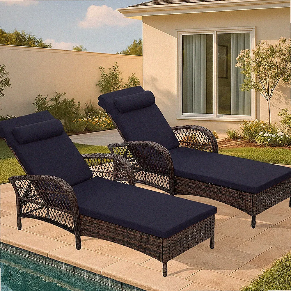 Adjustable Outdoor Chaise Lounge Chair Lay Flat Reclining Wicker Patio Chair